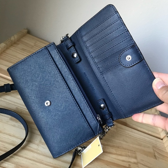 Michael Kors Purse🎈🎈 - Picture 10 of 11